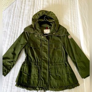 Military green light weigh Moncler jacket with a belt inside on the waist